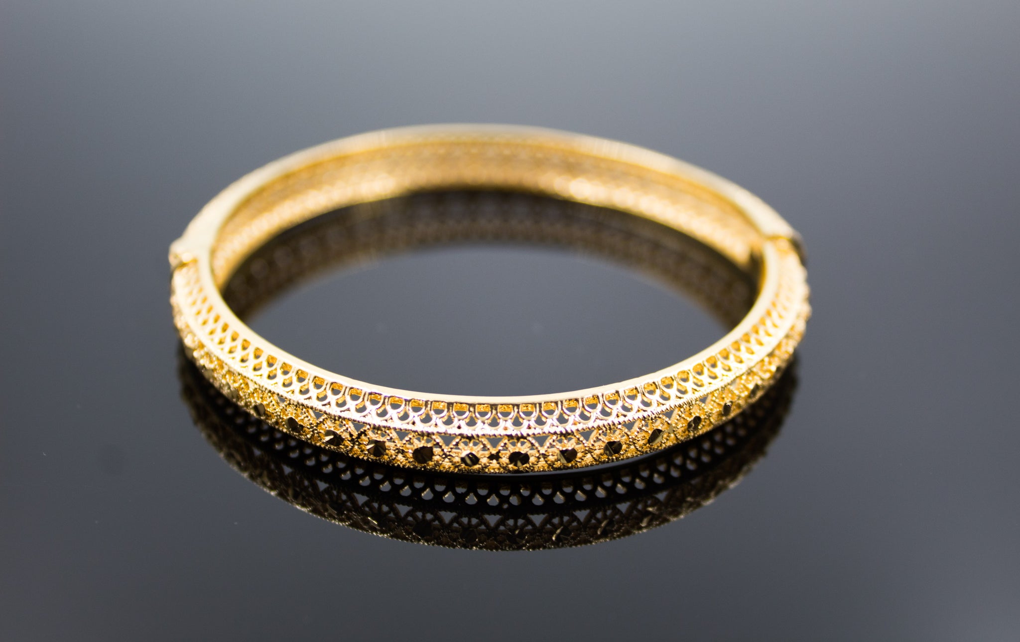 gold bangle womens