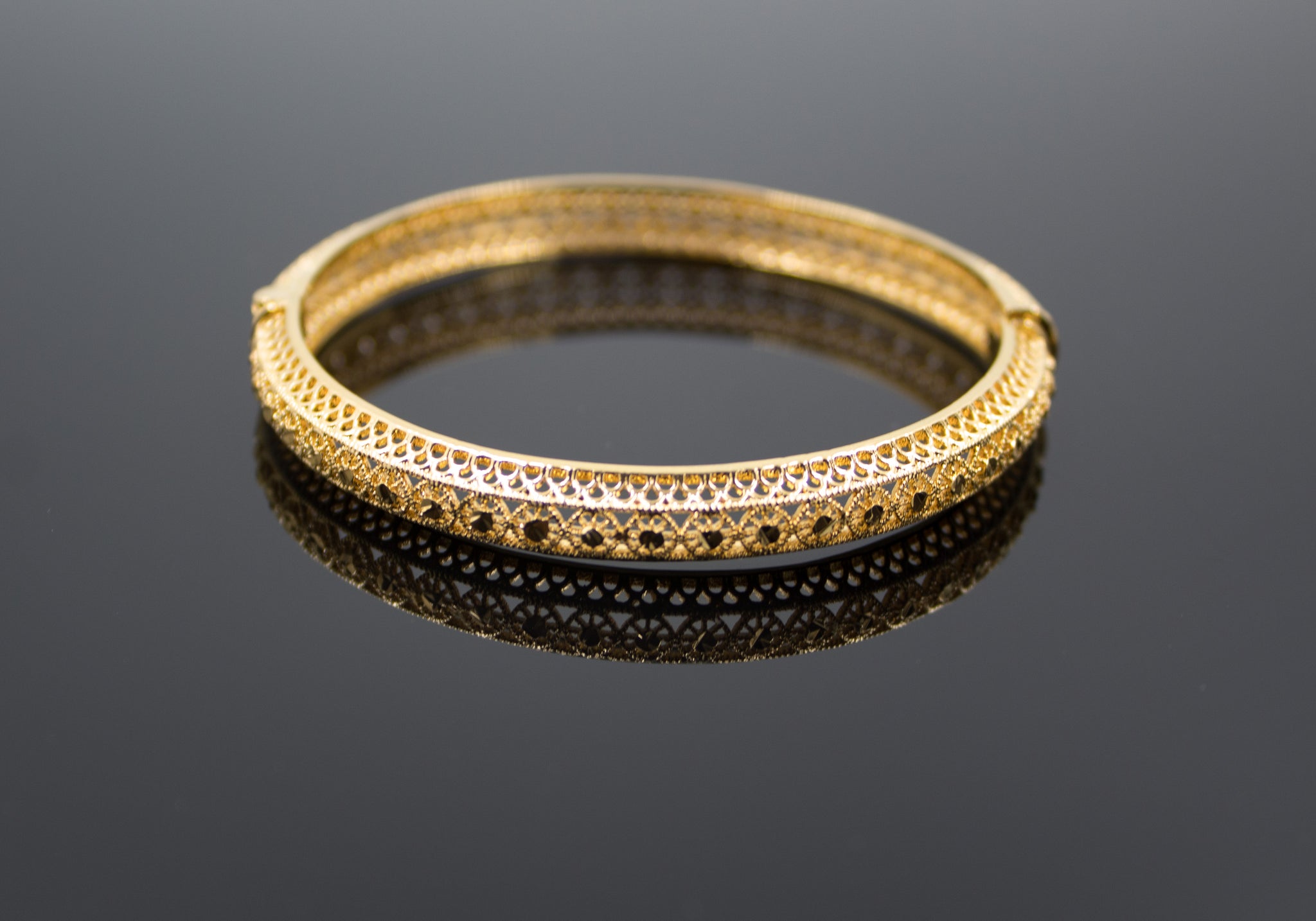 gold bangle womens